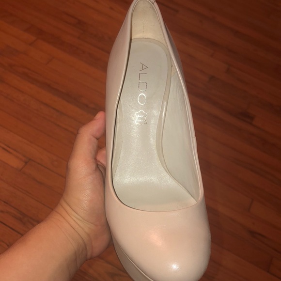 Heels - Picture 3 of 4